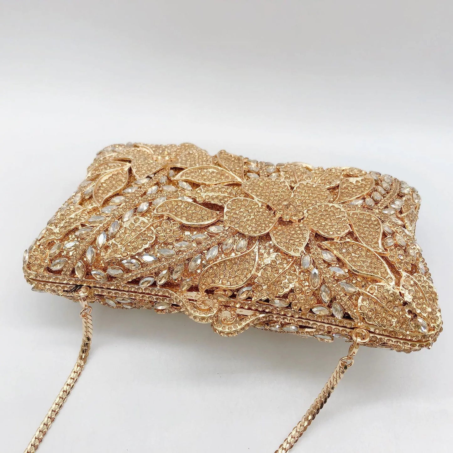 Tangled Clutch